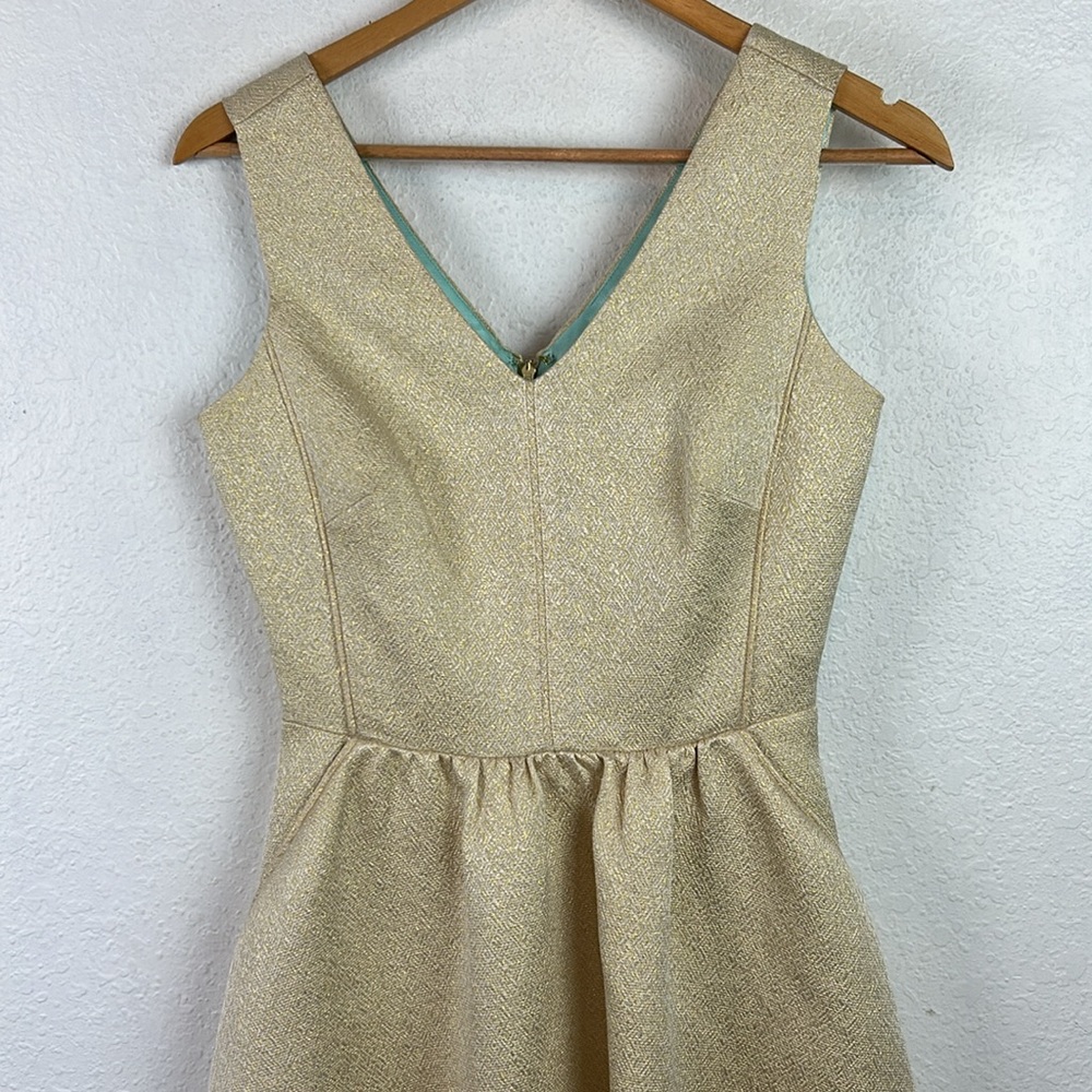 Perfect Vineyard Vines Metallic Gold Jacquard Fit and Flare Dress with Pockets 0 - Picture 3 of 10
